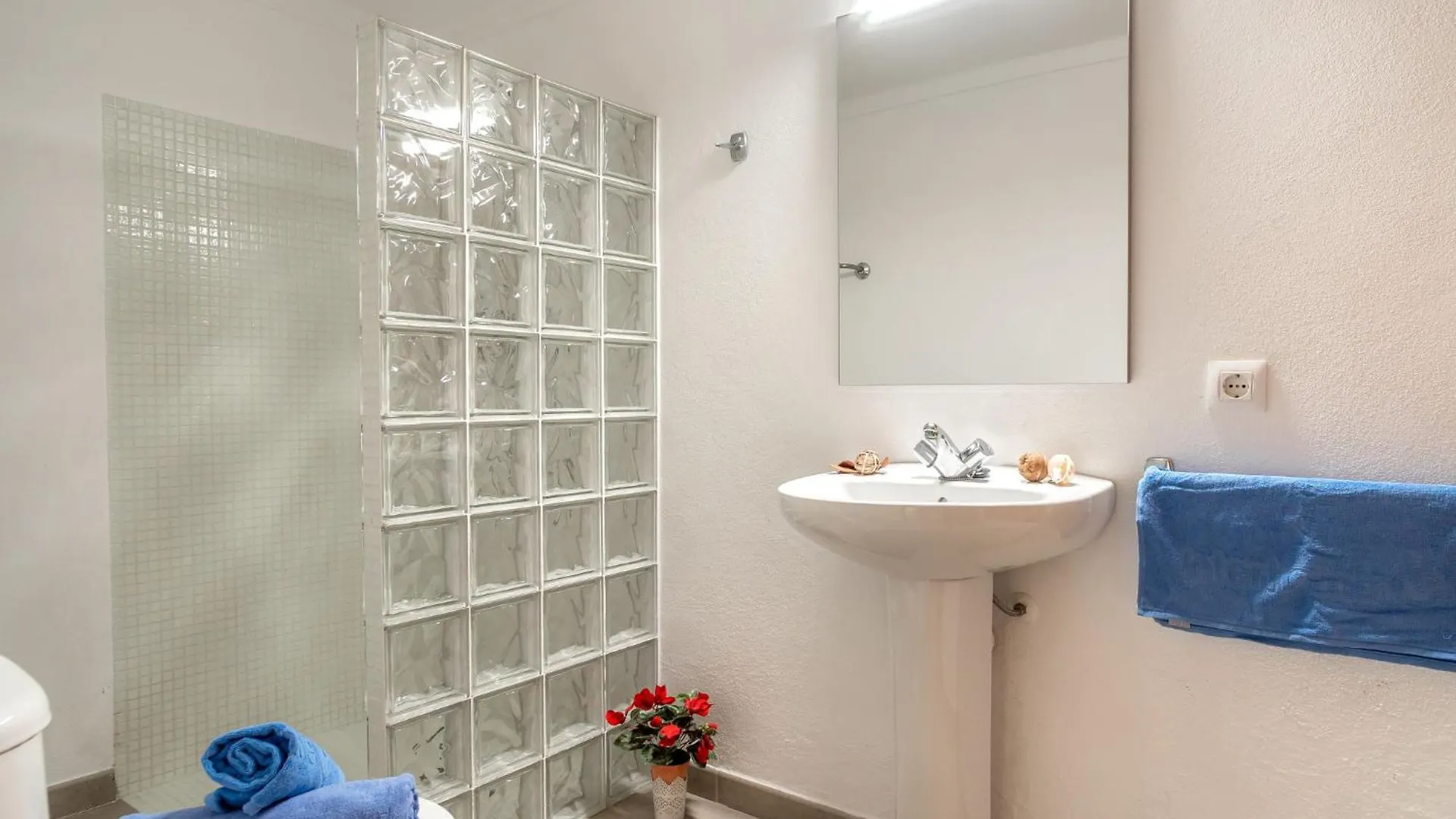 Apartment Clara-8 By Interhome Cala de Sant Vicenc